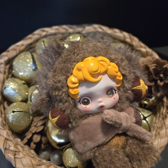 POPMART SKULLPANDA SNEAKY CHESSNUT, BRAND NEW SEALED % AUTHENTIC - Picture 1 of 2